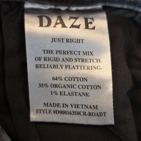 Daze Go Getter Jeans Carpender Distressed High Rise Flare Leg Black Size 26 - Picture 12 of 17